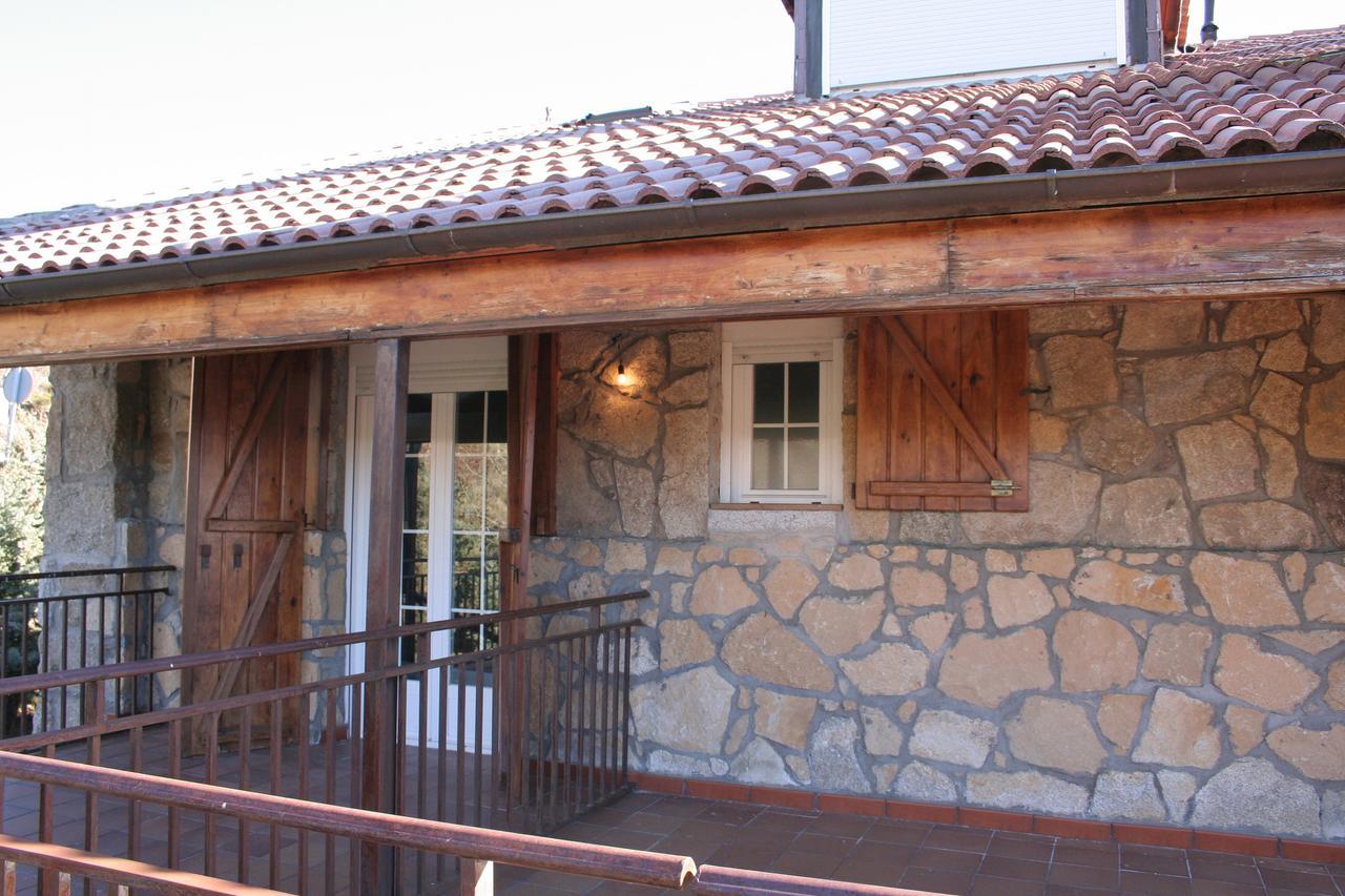 La Casona De Collado Guest House Hoyos del Collado Exterior photo